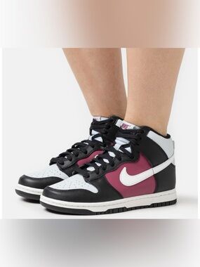 Nike Dunk High sneakers